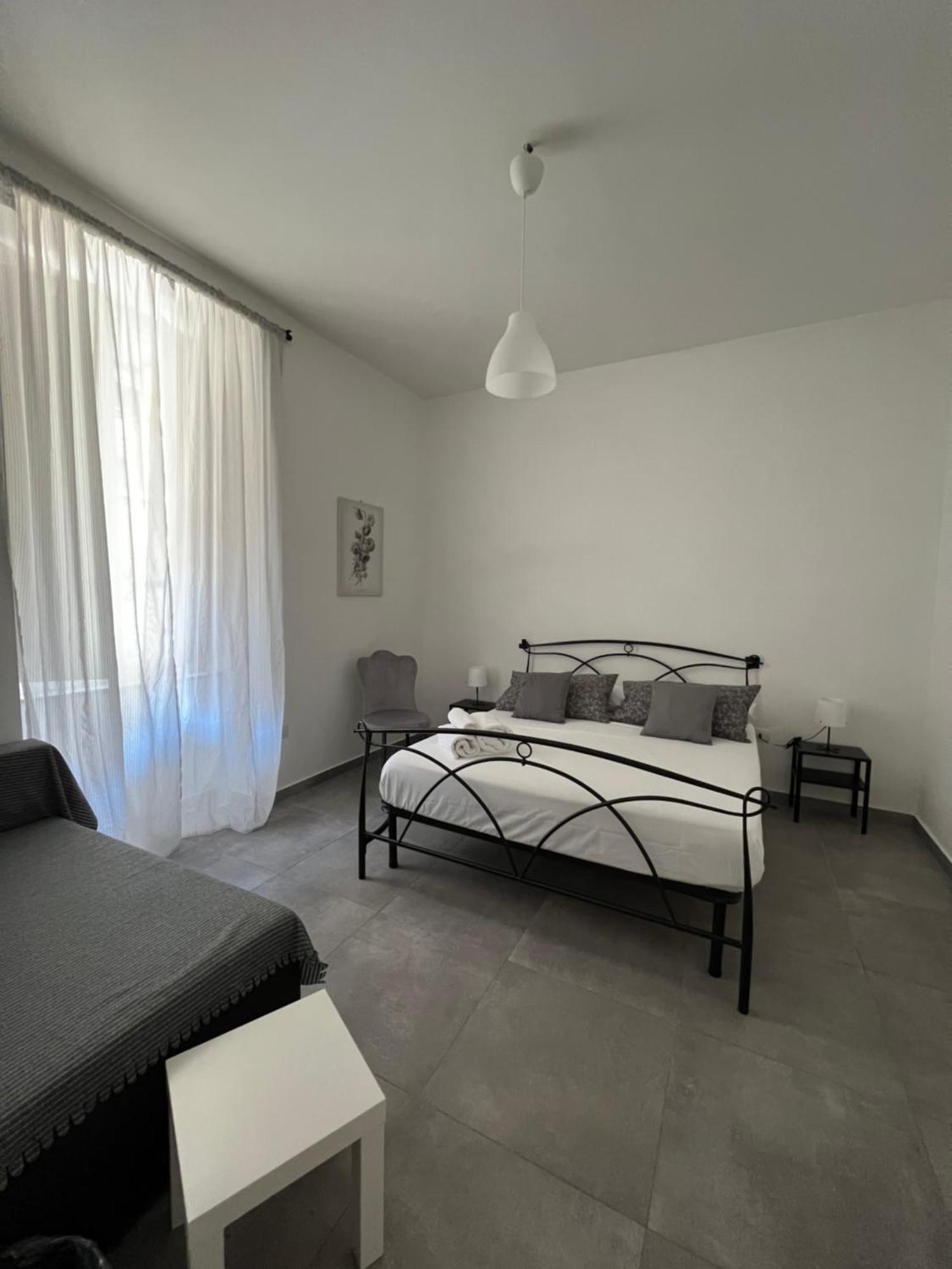 לינה וארוחת בוקר נאפולי Casa Manfredi מראה חיצוני תמונה